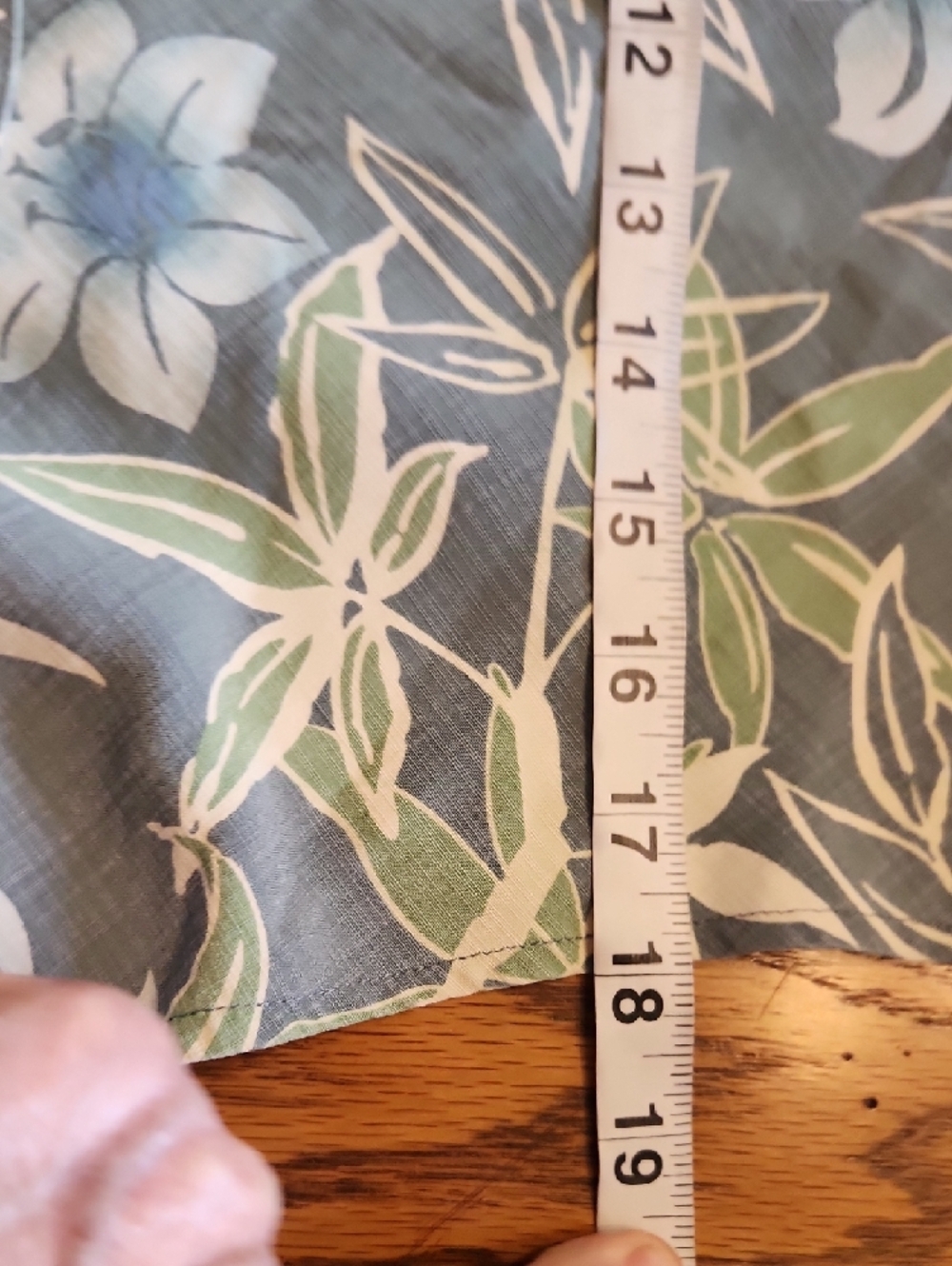 Tommy Bahama Green Floral Tie-Front Button Down Shirt, Med - Picture 8 of 9